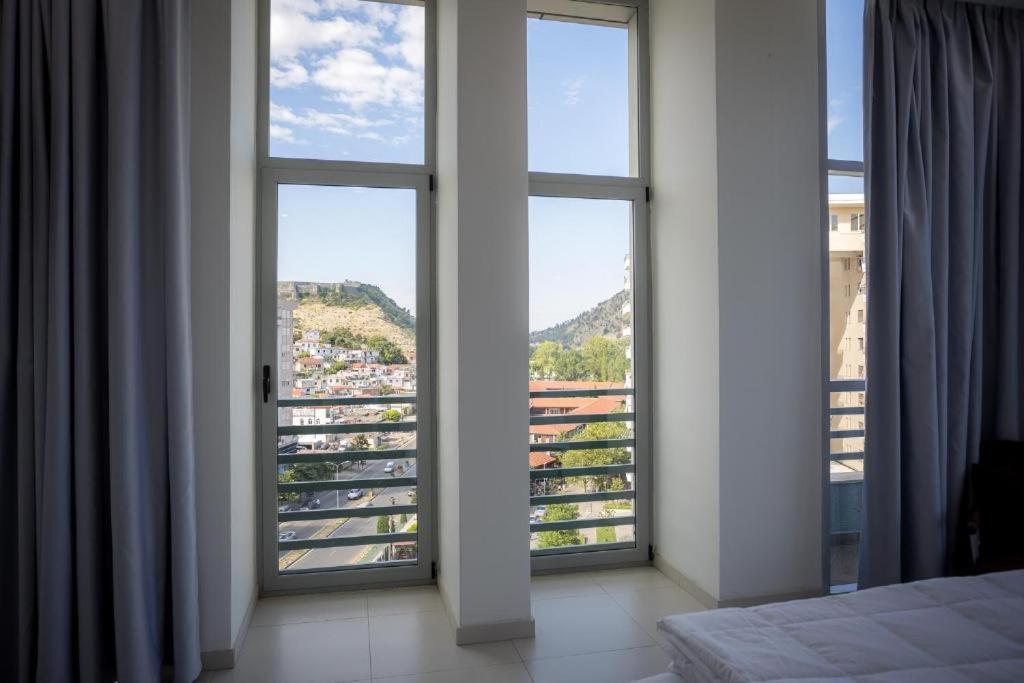 Sky Hotel Shkodër Exterior foto