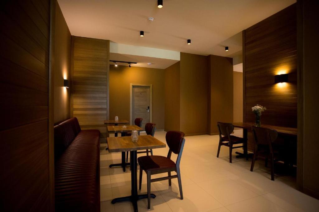 Sky Hotel Shkodër Exterior foto